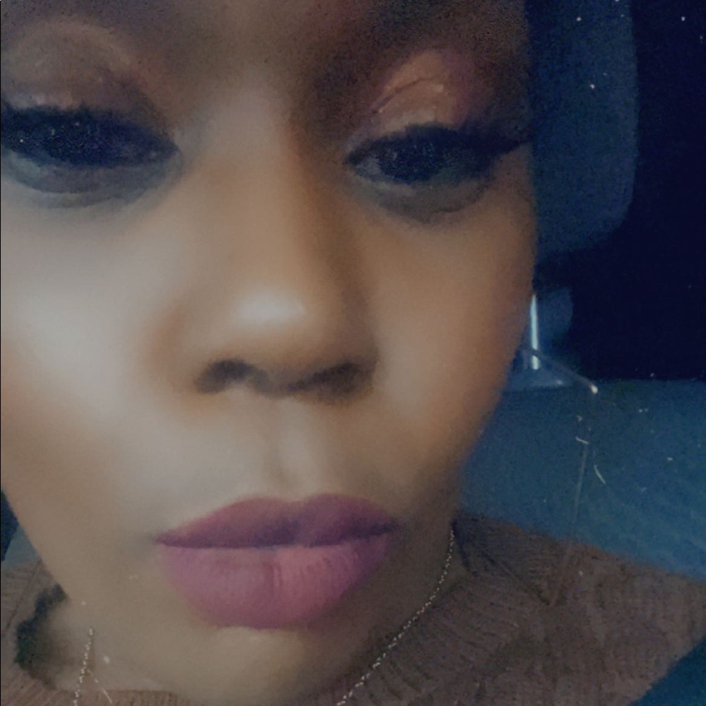 Meet your Posher, Shawntica